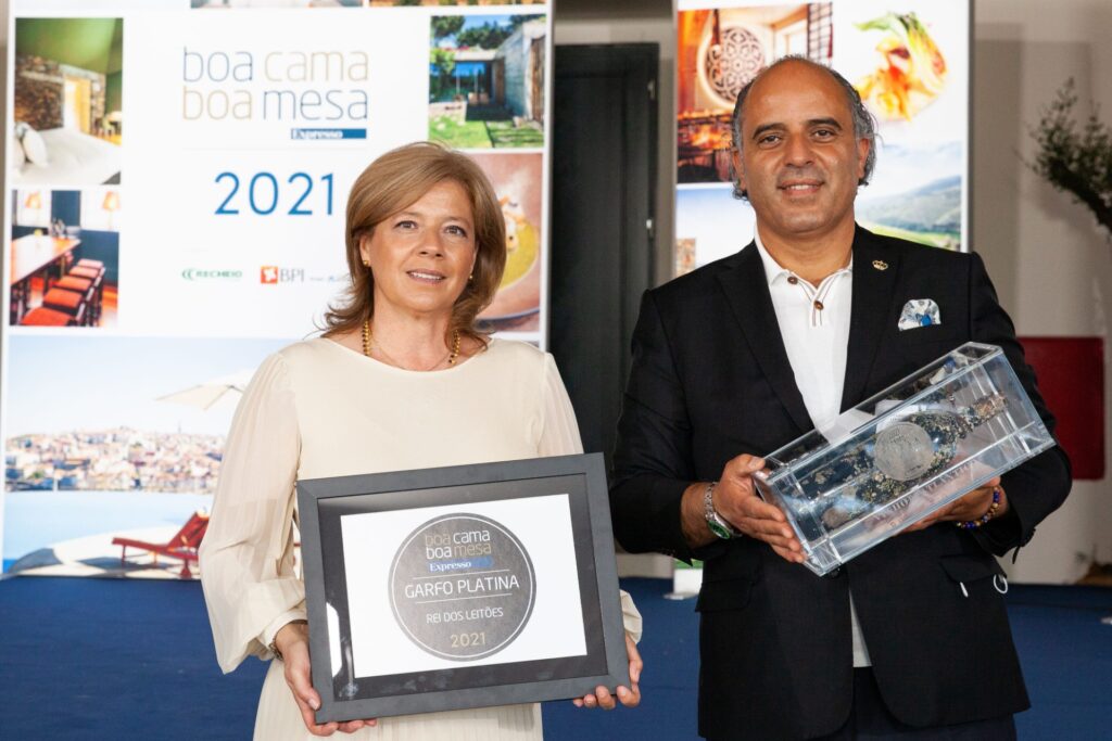 Rei dos Leitões recebe ‘Garfo de Platina’ nos Prémios do guia Boa Cama Boa Mesa