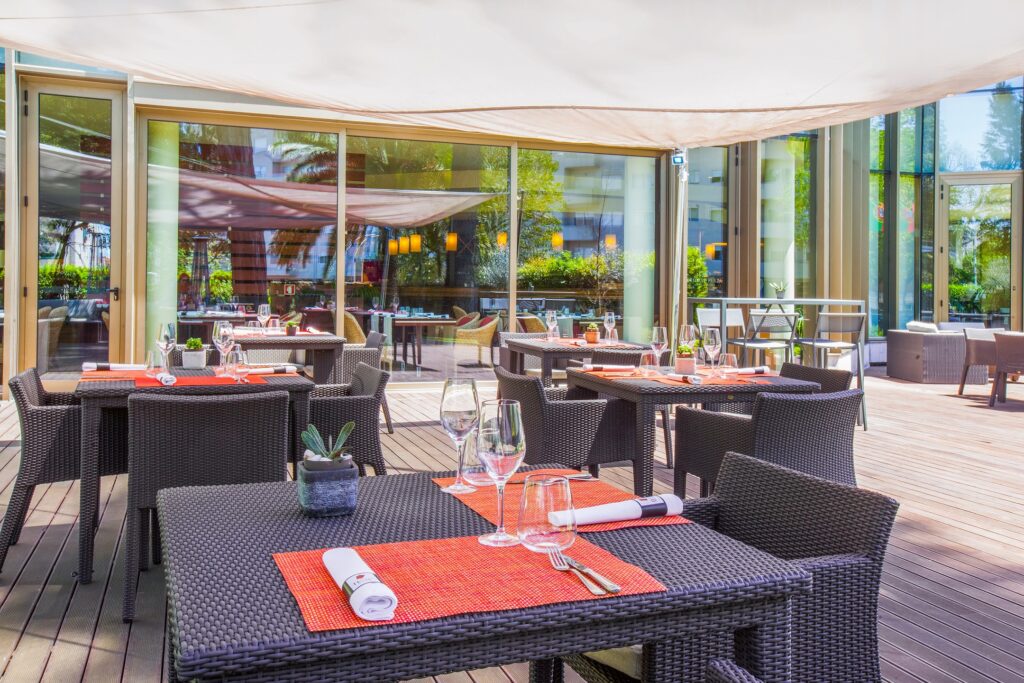 Almoço de Verão no SoMos: a chegada do calor celebra-se ao sabor de grelhados e saladas frescas, todos os domingos