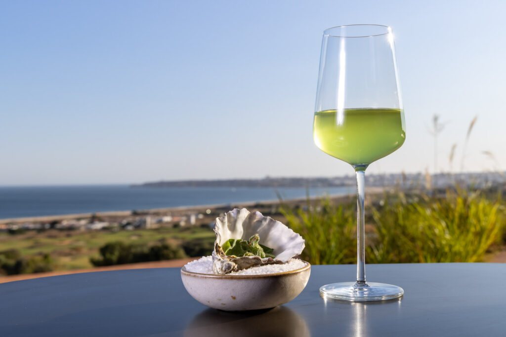 Palmares Ocean Living & Golf tem sunsets no Clubhouse até ao final de agosto