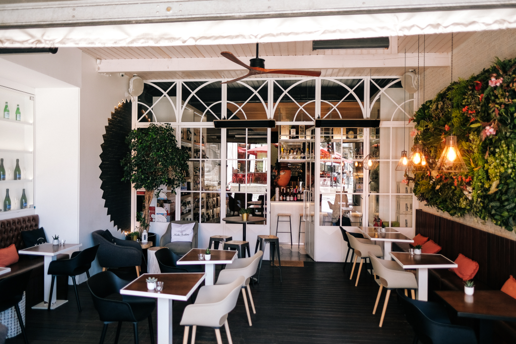 Cocktail Extravaganza, Sunsets Vínicos e Ostras & Champagne animam fins de tarde no Mind The Glass