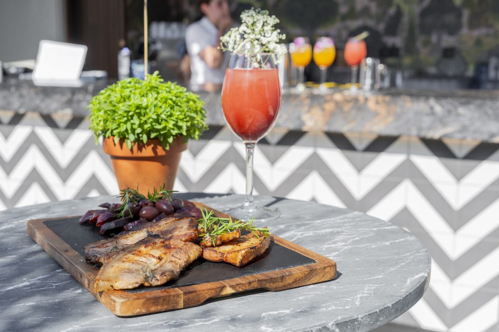 Renaissance Porto Lapa Hotel faz Warm Up de São João com vista para a cidade, música ao vivo e sabores tradicionais