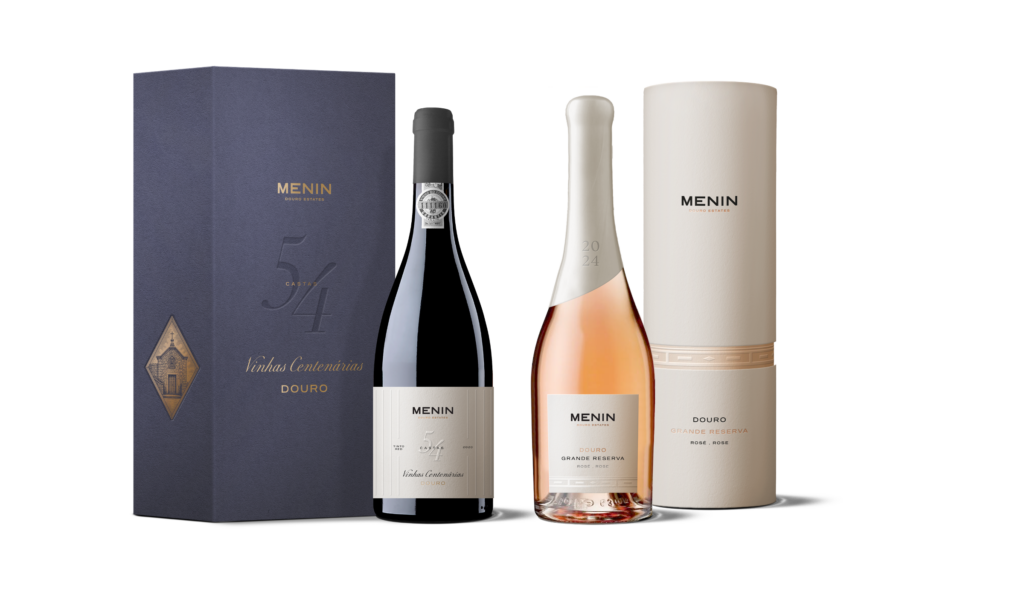 A pensar nos momentos únicos que prometem tornar este verão memorável, a Menin Douro Estates lança duas novas referências: o Grande Reserva Rosé e o 54 Castas Vinhas Centenária